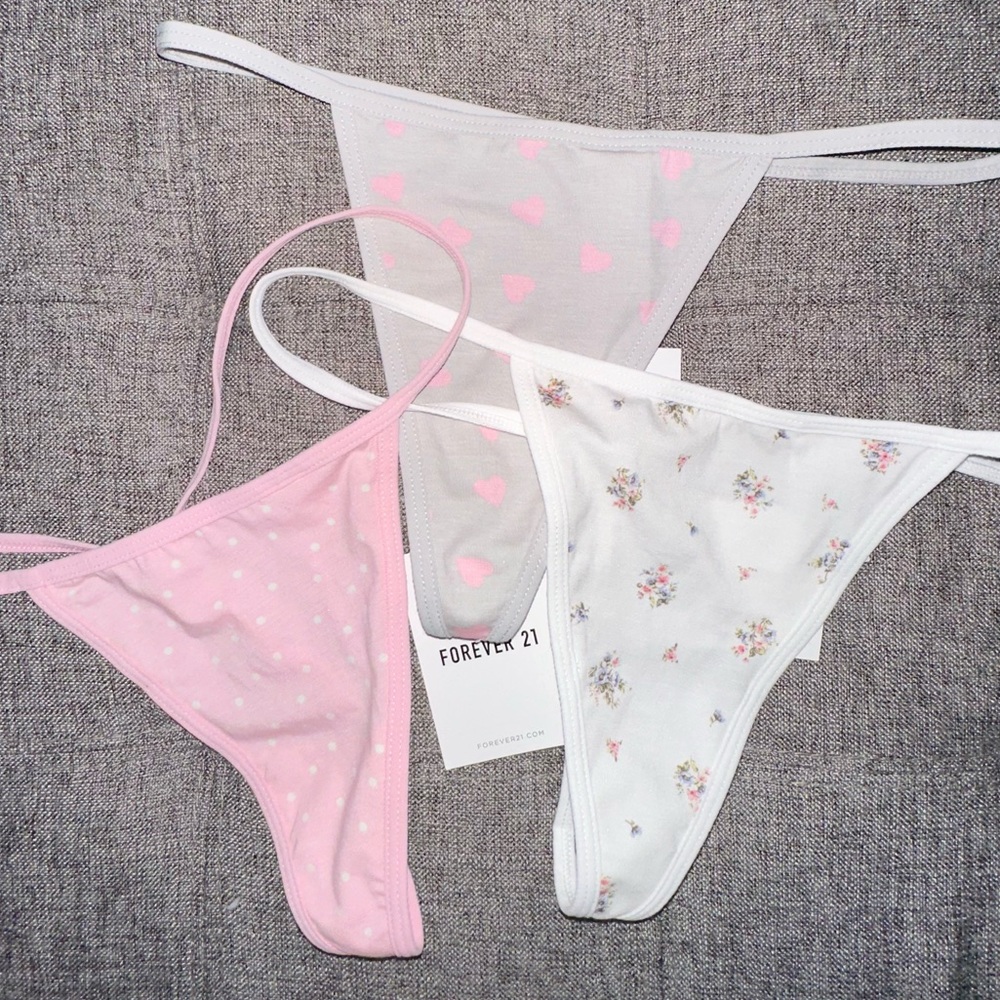 3 Thongs